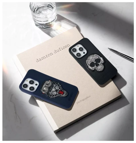 Foto modeli SBPRC Patti na jasnej płaskiej powierzchni